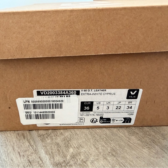 Veja V-10 B-mesh and Leather women’s sneaker (EU37) NWIB/NWT - Picture 6 of 7